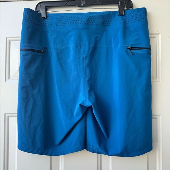 Lululemon Current State Short *9" Updated
Poseidon Size 34 - Picture 7 of 11